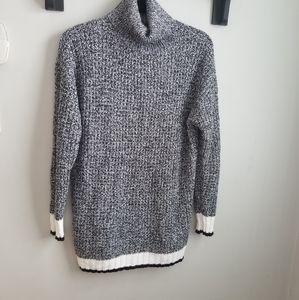 🧥H&M LONG SWEATER